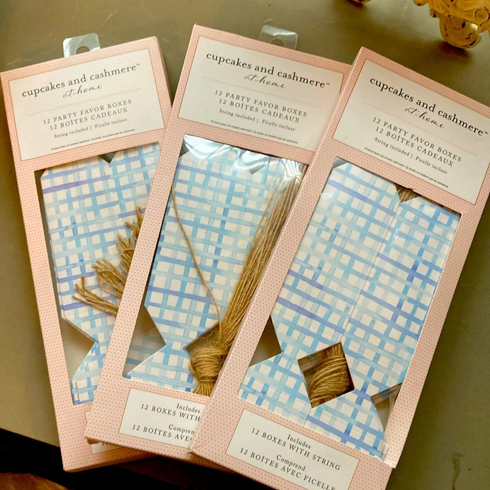 Cupcakes and cashmere at home 12 count party favor boxes with burlap ties